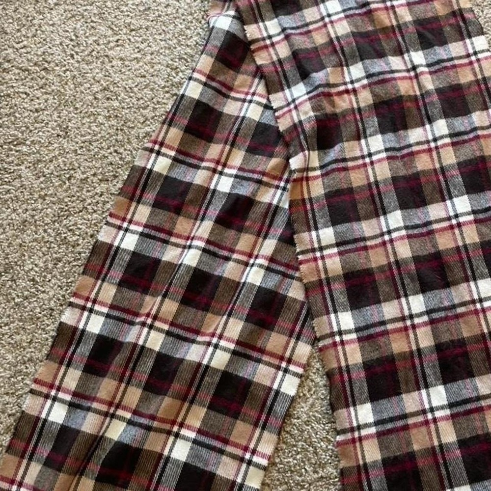 Brown and red plaid scarf. New England, light academia, classic, preppy